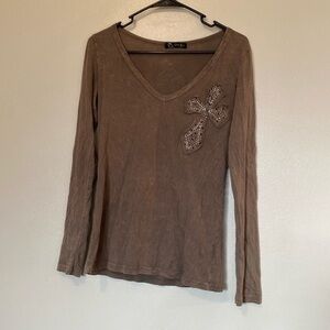 Urban X V neck cross studded long sleeve uber soft shirt medium